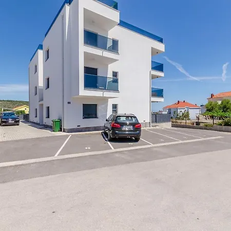 Linda Διαμέρισμα *