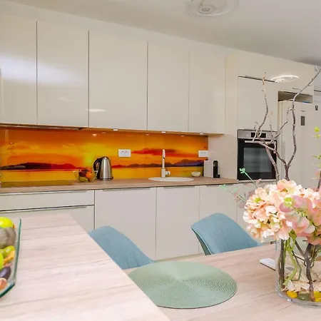 Linda Τρογκίρ