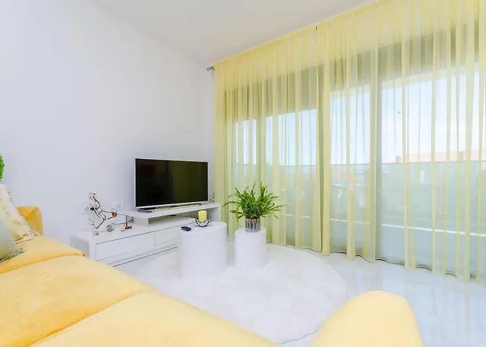 Linda トロギール