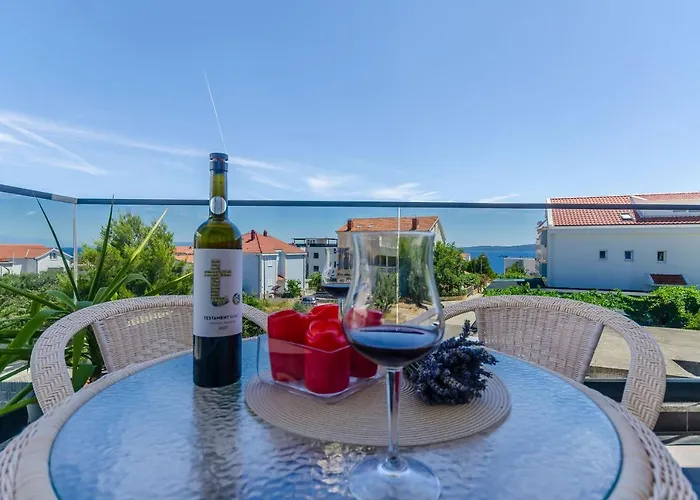 アパート Linda トロギール