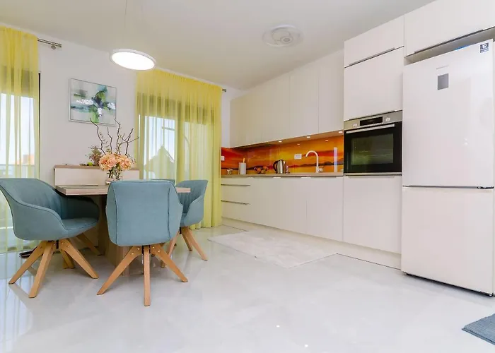 Linda * トロギール